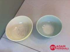 2 Pyrex Bowls & 2 Casserole Dishes