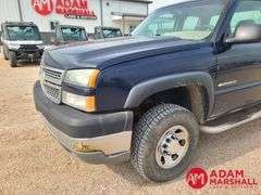 2005  Chevrolet  Silverado 2500  Pickup - Gasoline