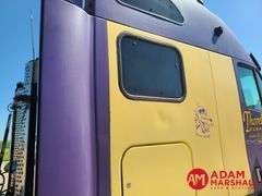 2000  Kenworth  T2000  Semi Truck
