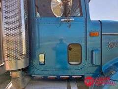 1993  International  Eagle 9300  Straight Truck