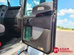 2014  Kenworth  W900  Semi Truck