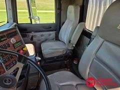 1999  International  9400  Straight Truck