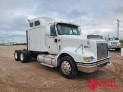 2004  International  9400t  Semi Truck