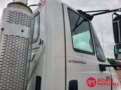 2005  International Harvester  8000  Semi Truck