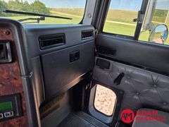 1999  International  9400  Straight Truck