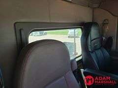 2011  Kenworth  T800  Semi Truck