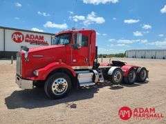 2011  Kenworth  T800  Semi Truck