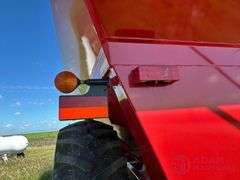 2011  J & M  875-18   Grain Cart