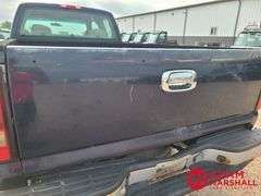 2005  Chevrolet  Silverado 2500  Pickup - Gasoline