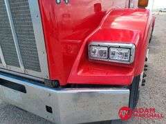 2011  Kenworth  T800  Semi Truck