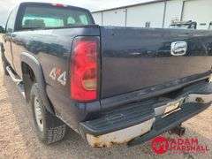 2005  Chevrolet  Silverado 2500  Pickup - Gasoline