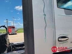 2016  Kenworth  T680  Semi Truck