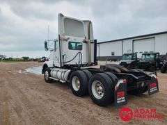 2012  Kenworth  T800  Semi Truck