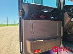 2014  Peterbilt  389  Semi Truck