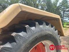 1966  J.I. Case  930  Tractor - Propane