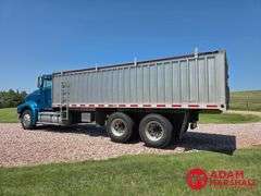 1993  International  Eagle 9300  Straight Truck