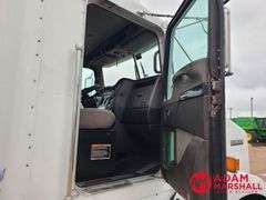 2012  Kenworth  T800  Semi Truck