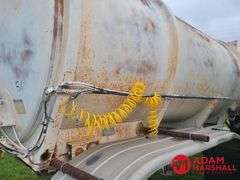 1976  Fruehauf  7000 Gallon Tanker  Trailer