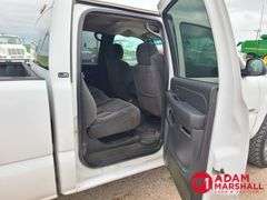 2004  Chevrolet  Silverado 3500  Pickup - Gasoline