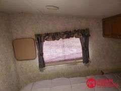 2002  Keystone  Cougar  5th Wheel Camper - 28FT