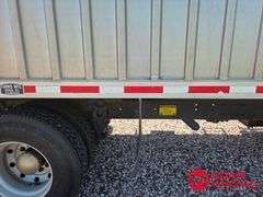 1993  International  Eagle 9300  Straight Truck