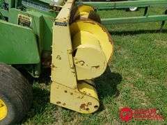 John Deere  Pull Type Silage Chopper