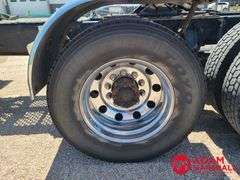 2016  Kenworth  T880  Semi Truck