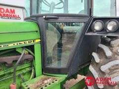1984  John Deere  2950  Tractor w/Loader