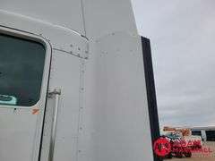 2012  Kenworth  T800  Semi Truck