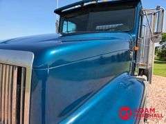 1999  International  9400  Straight Truck