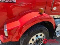 2011  Kenworth  T800  Semi Truck
