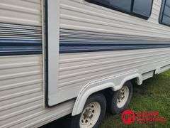 1993  NU-WA  Hitchhiker  Camper Trailer - 30FT