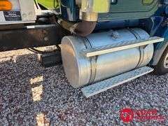 1999  International  9400  Straight Truck