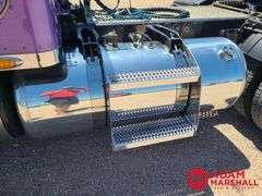 2014  Peterbilt  389  Semi Truck