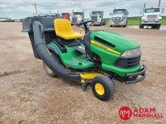 2009  John Deere  LA135  Lawn Mower w Bagger - 42IN