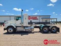 2016  Kenworth  T880  Semi Truck