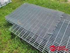 Approximately 11 Pieces of Stee Grating - Various Lengths & Sizes