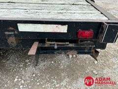1999  Titan  Flatbed Trailer - 18FT