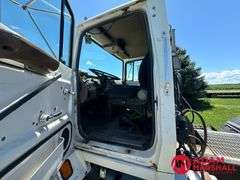 1995  Ford  LTA9000   Semi Truck - Diesel