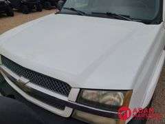 2004  Chevrolet  Silverado 3500  Pickup - Gasoline