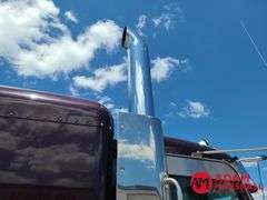 2015  Peterbilt  389  Semi Truck