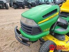 2009  John Deere  LA135  Lawn Mower w Bagger - 42IN