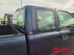2005  Chevrolet  Silverado 2500  Pickup - Gasoline