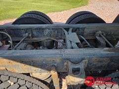 1993  International  Eagle 9300  Straight Truck