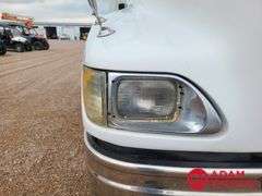 2004  International  9400t  Semi Truck