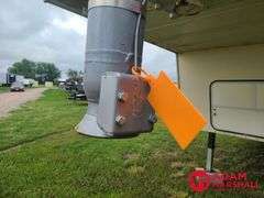 1993  NU-WA  Hitchhiker  Camper Trailer - 30FT