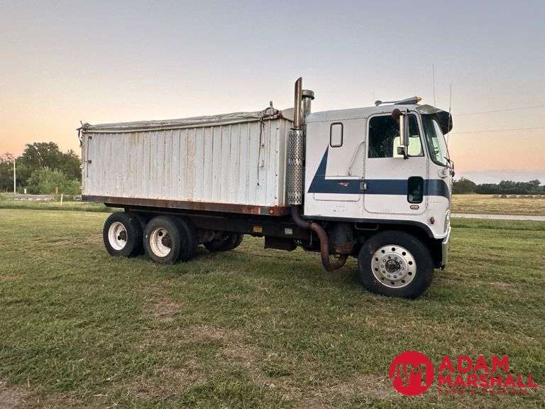 1973  GMC  Titan 90  Grain Truck - Diesel