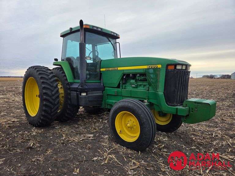 1998  John Deere  8200  Tractor