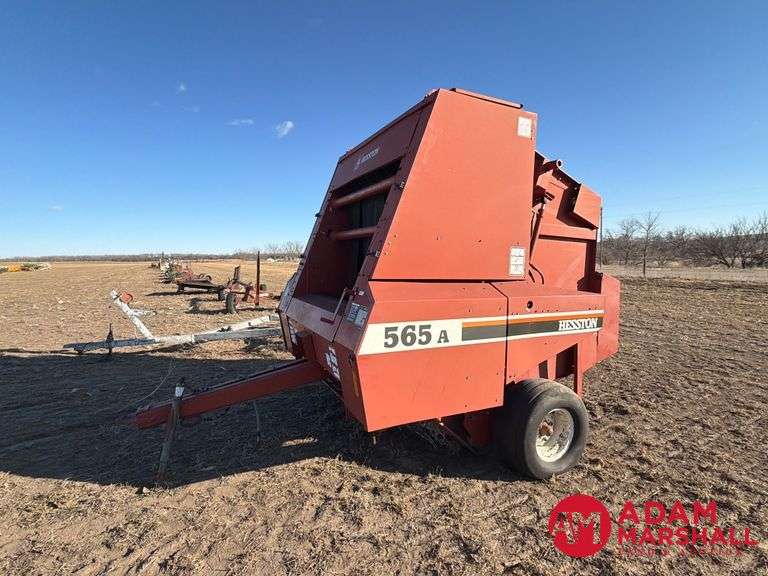 Hesston  565A  Round Baler