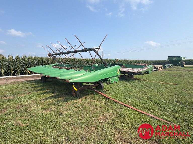 1998  John Deere   894  Corn Head - 8R36